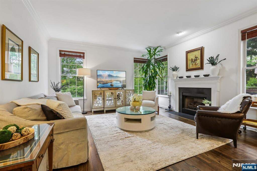 4 Bedroom Single Family Home/House's Image 15