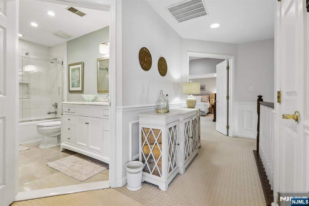 4 Bedroom Single Family Home/House's Image 18