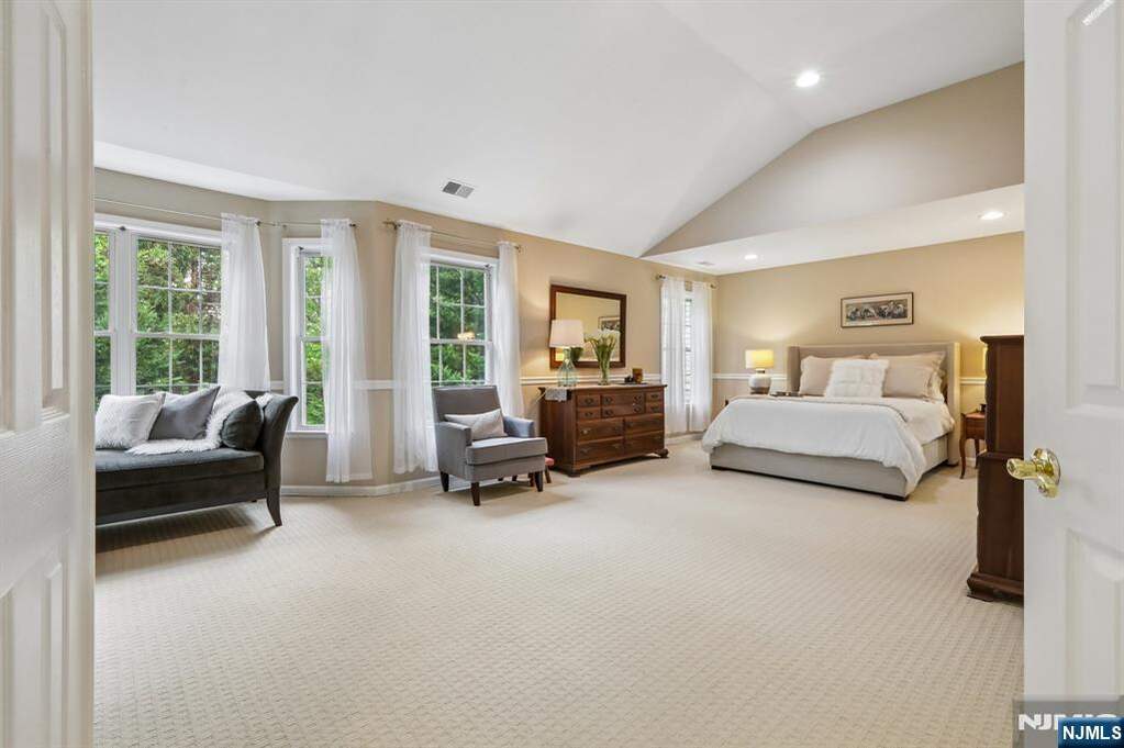 4 Bedroom Single Family Home/House's Image 19