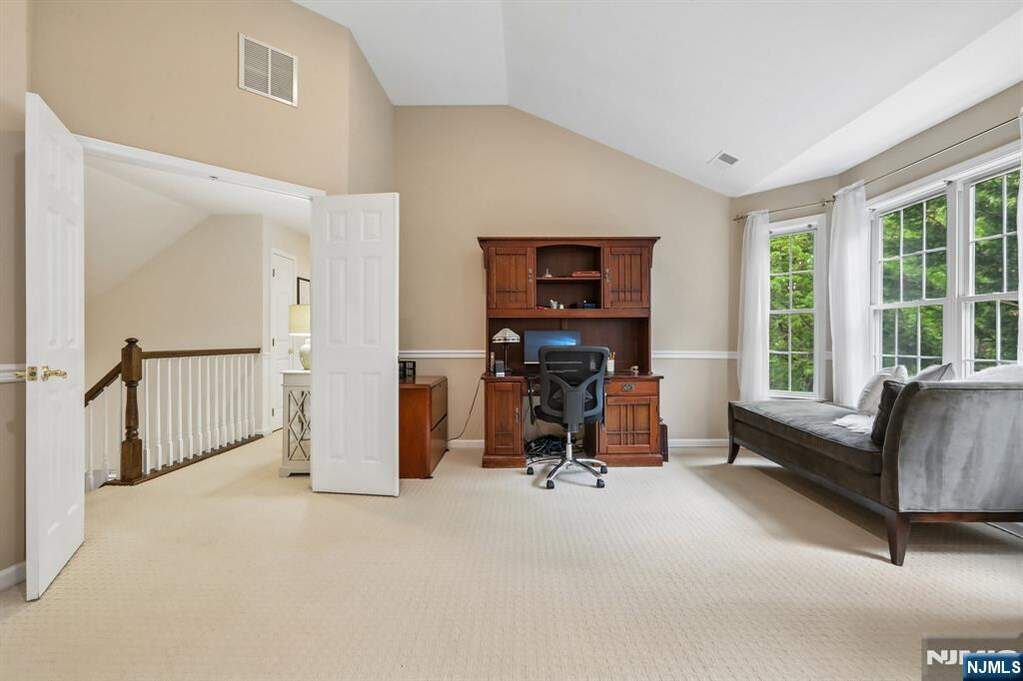 4 Bedroom Single Family Home/House's Image 21
