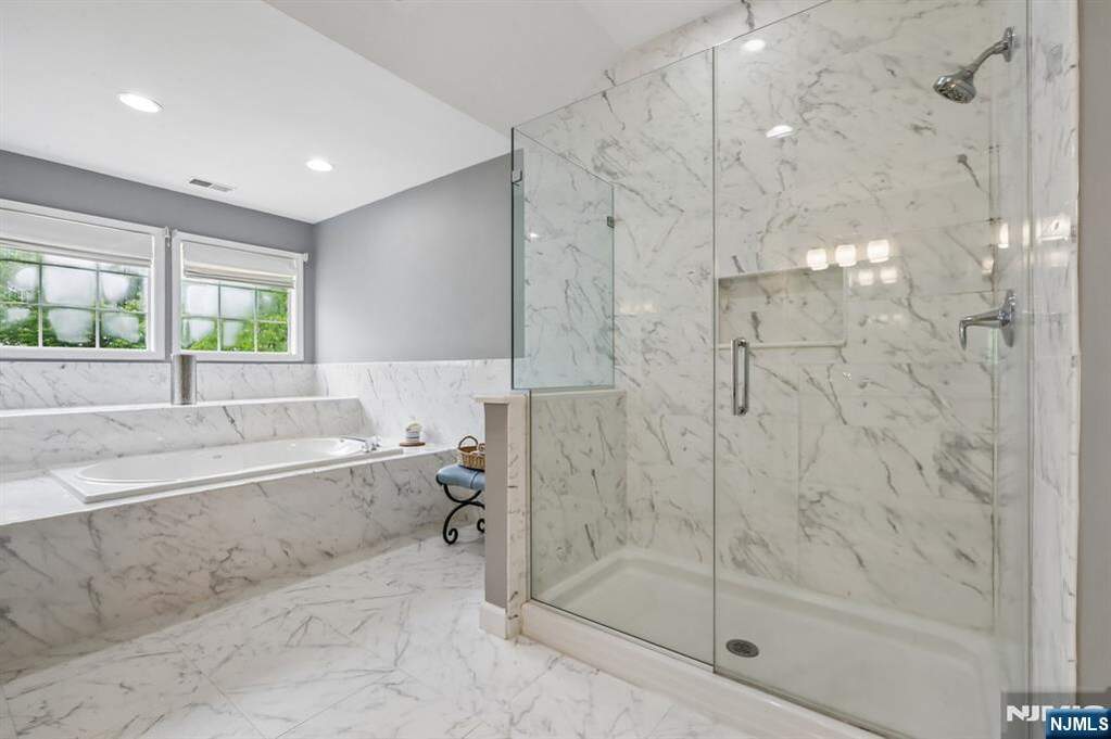 4 Bedroom Single Family Home/House's Image 23