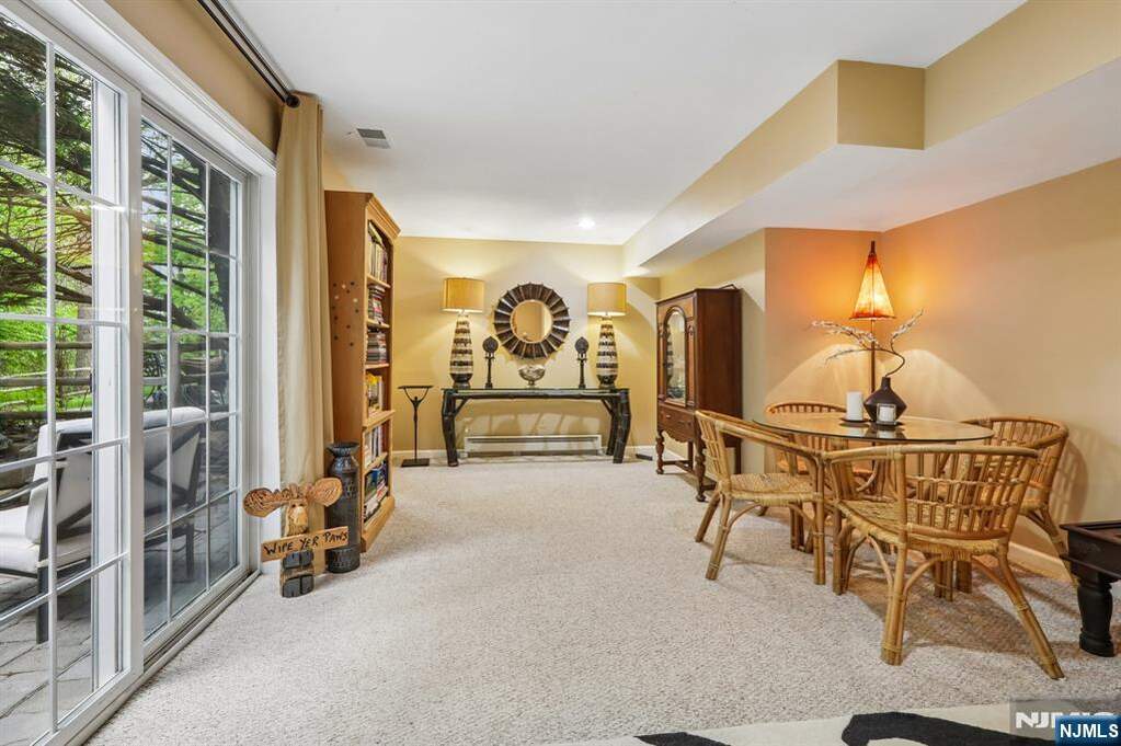 4 Bedroom Single Family Home/House's Image 33