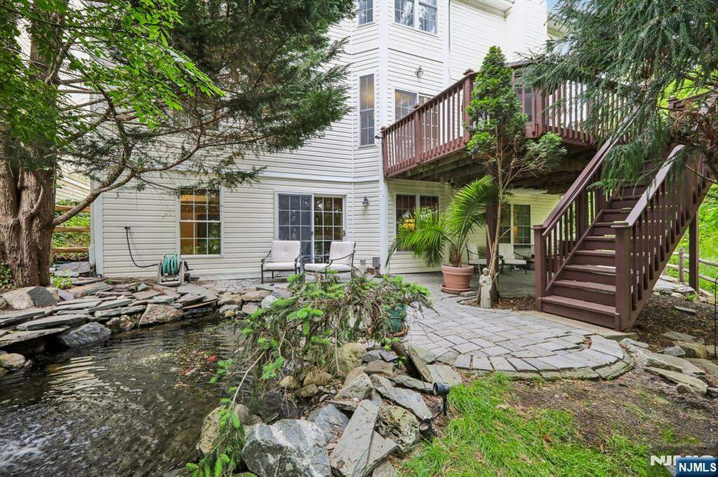 4 Bedroom Single Family Home/House's Image 35