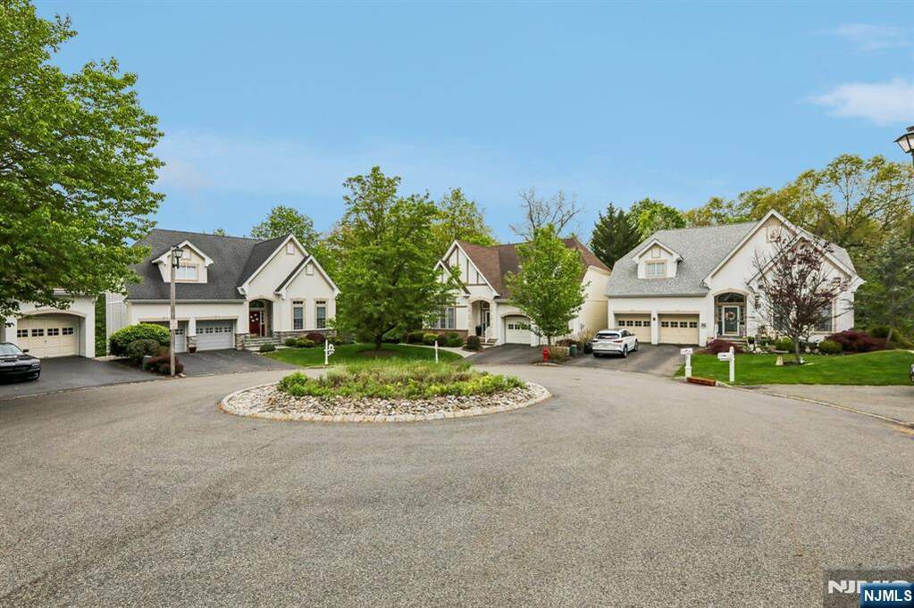 4 Bedroom Single Family Home/House's Image 40