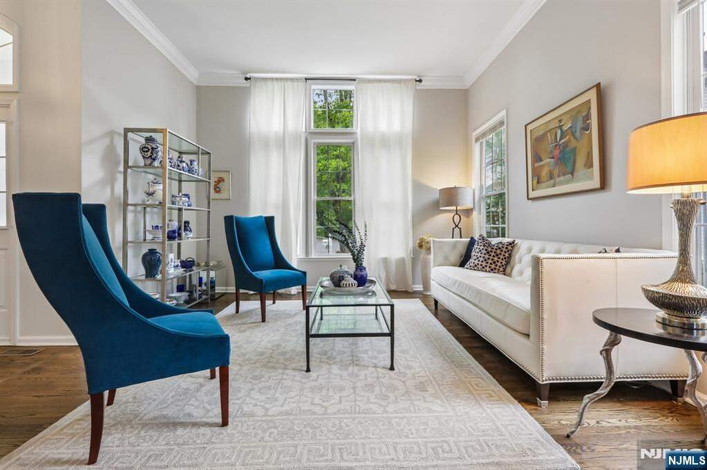 4 Bedroom Single Family Home/House's Image 3