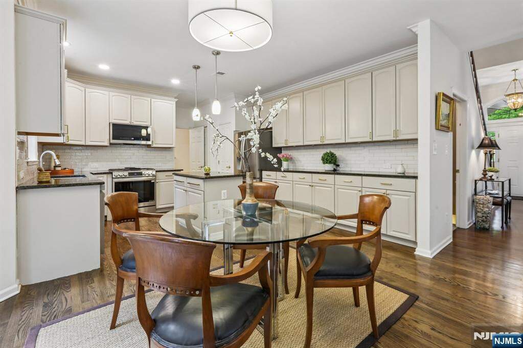 4 Bedroom Single Family Home/House's Image 6