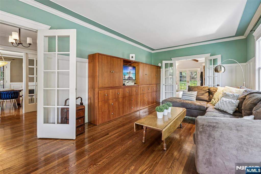 4 Bedroom Single Family Home/House's Image 16