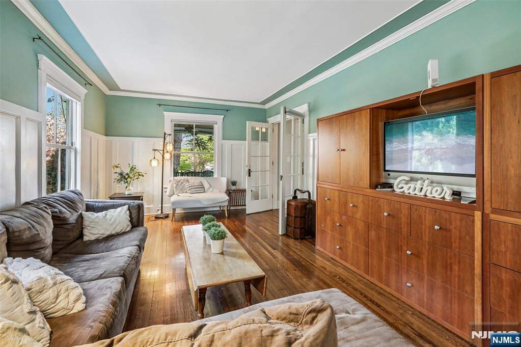 4 Bedroom Single Family Home/House's Image 17