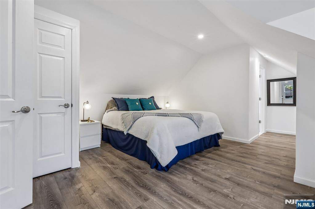 4 Bedroom Single Family Home/House's Image 31
