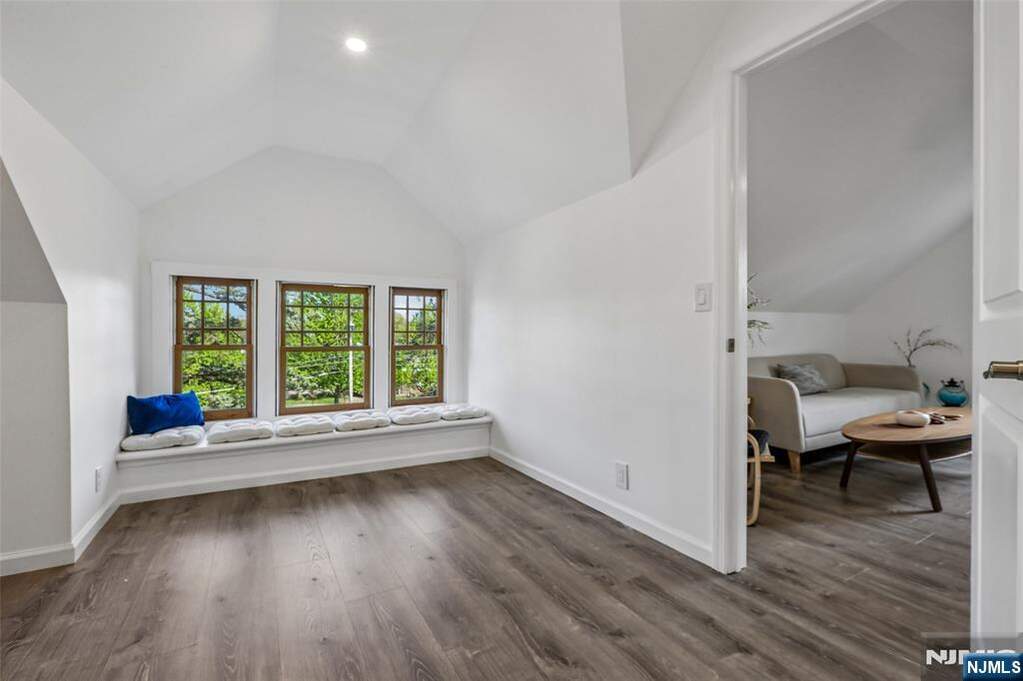 4 Bedroom Single Family Home/House's Image 32