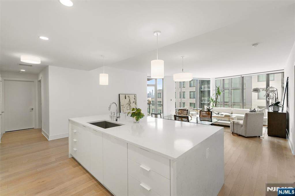 2 Bedroom Apartment/Flat's Image 7