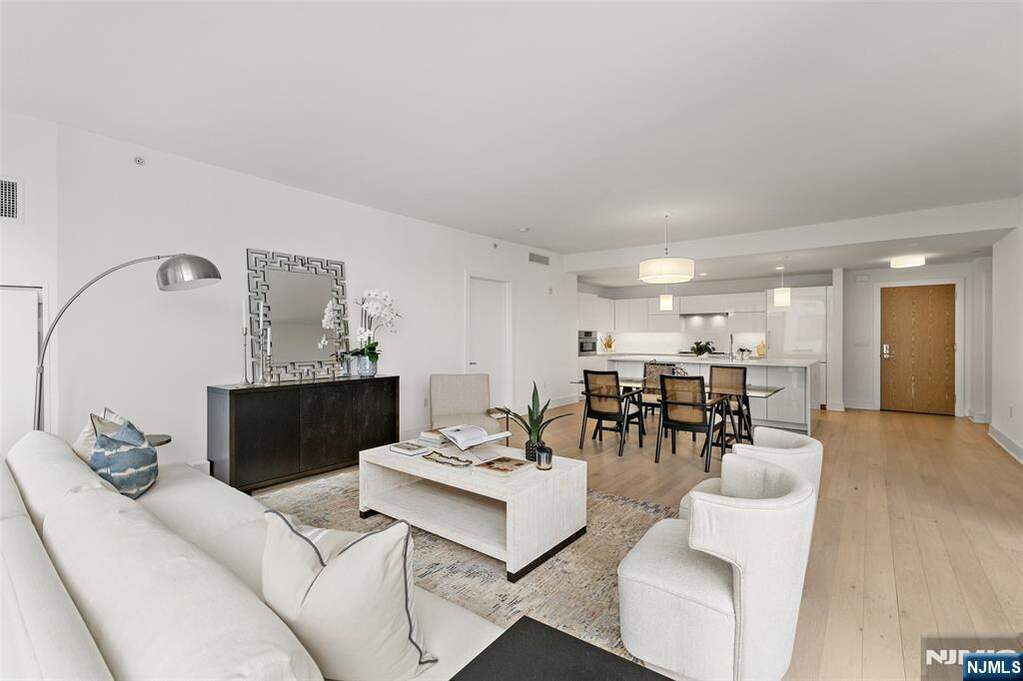 2 Bedroom Apartment/Flat's Image 10