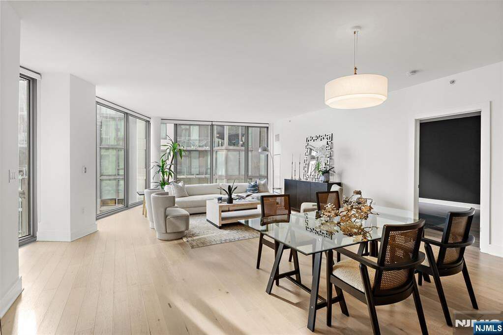 2 Bedroom Apartment/Flat's Image 4