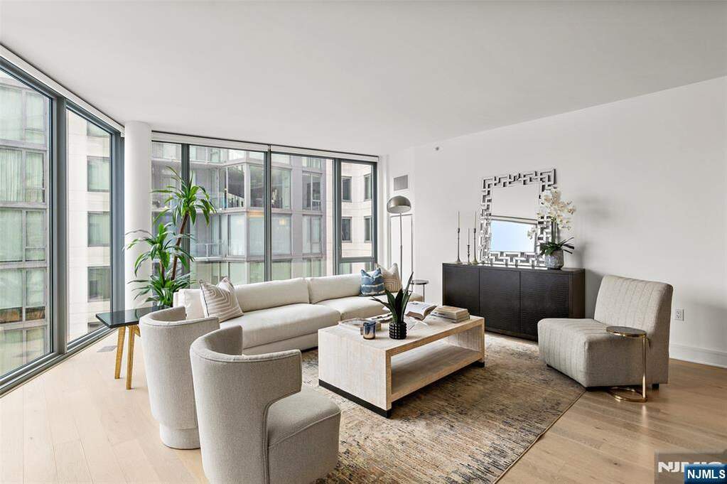 2 Bedroom Apartment/Flat's Image 6
