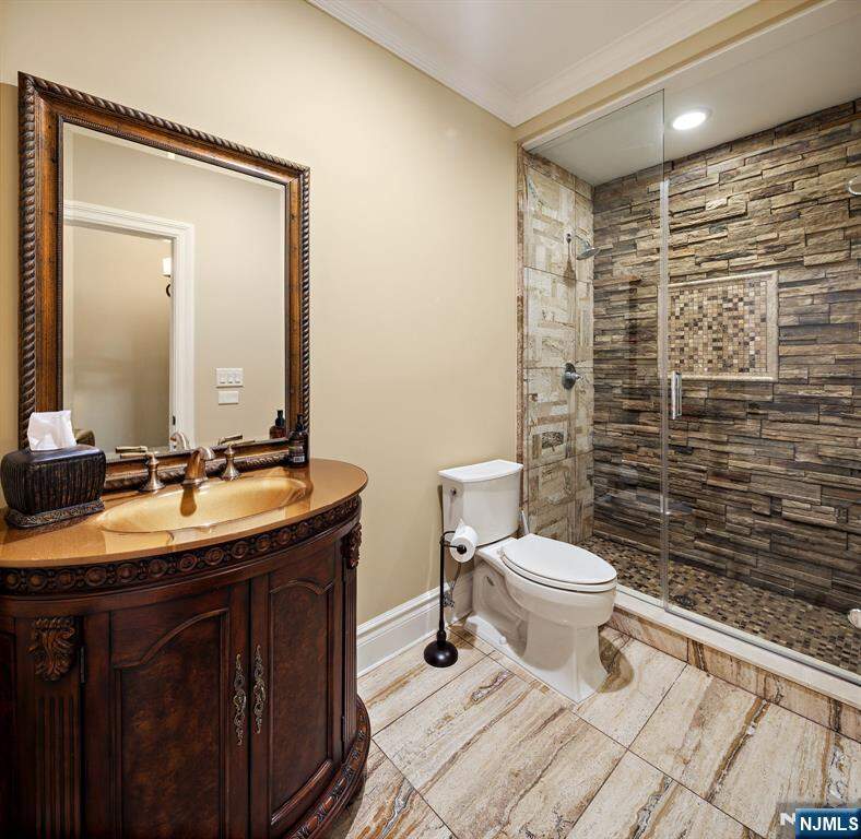 5 Bedroom Single Family Home/House's Image 20