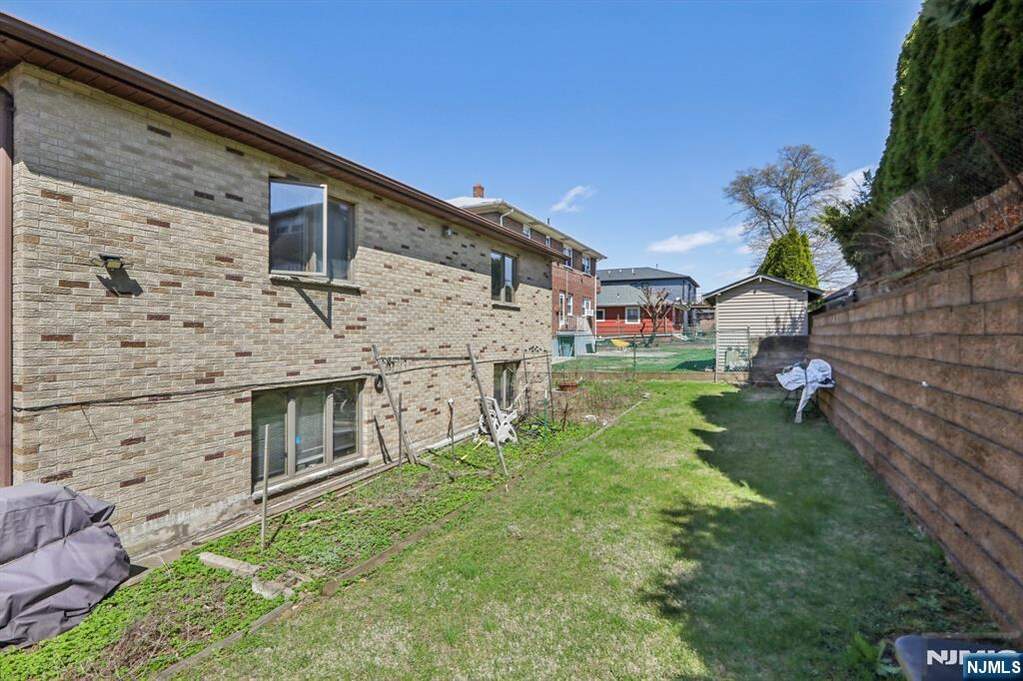 5 Bedroom Multi Unit's Image 4