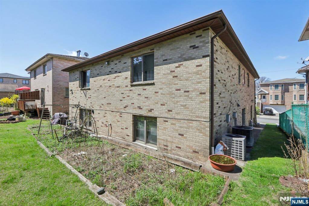 5 Bedroom Multi Unit's Image 5