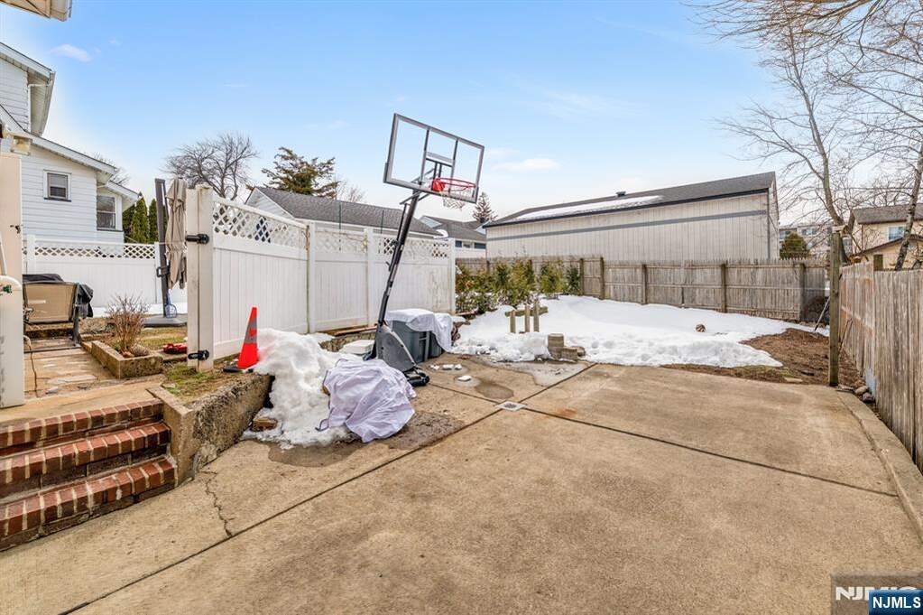 2 Bedroom Single Family Home/House's Image 26