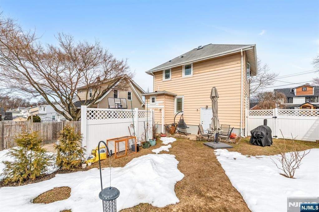 2 Bedroom Single Family Home/House's Image 29