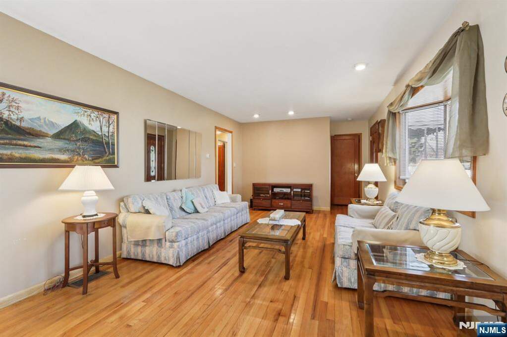 4 Bedroom Single Family Home/House's Image 8