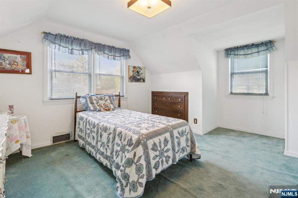 4 Bedroom Single Family Home/House's Image 18