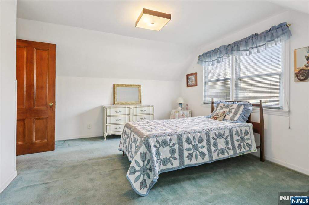 4 Bedroom Single Family Home/House's Image 19