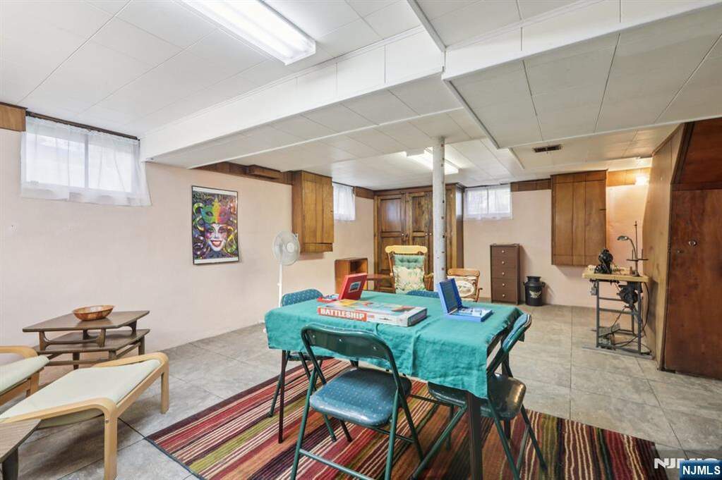 4 Bedroom Single Family Home/House's Image 31