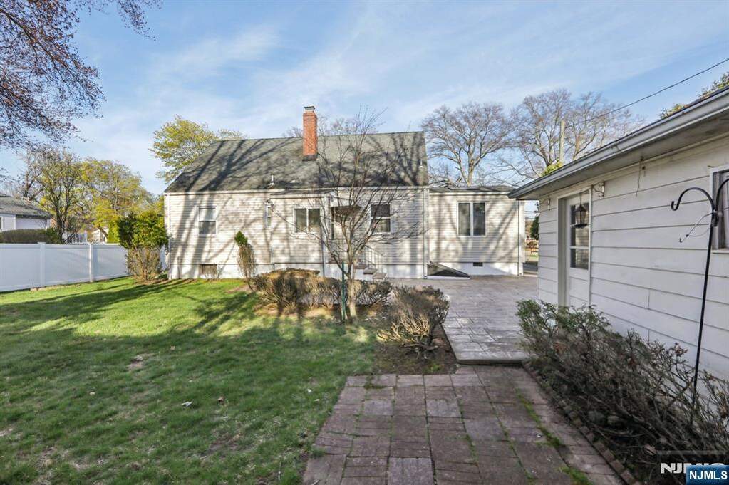 4 Bedroom Single Family Home/House's Image 36