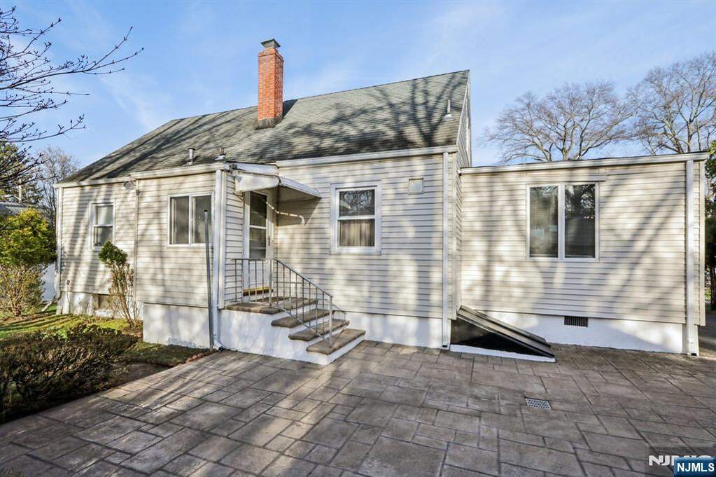 4 Bedroom Single Family Home/House's Image 38