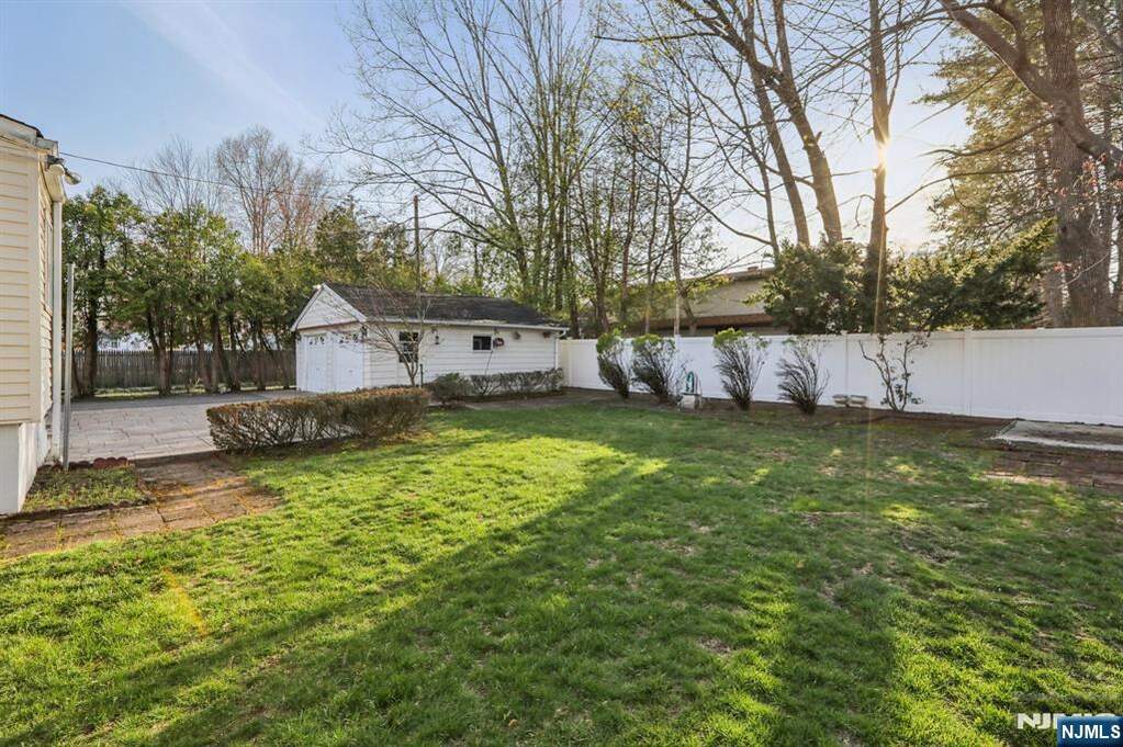4 Bedroom Single Family Home/House's Image 40