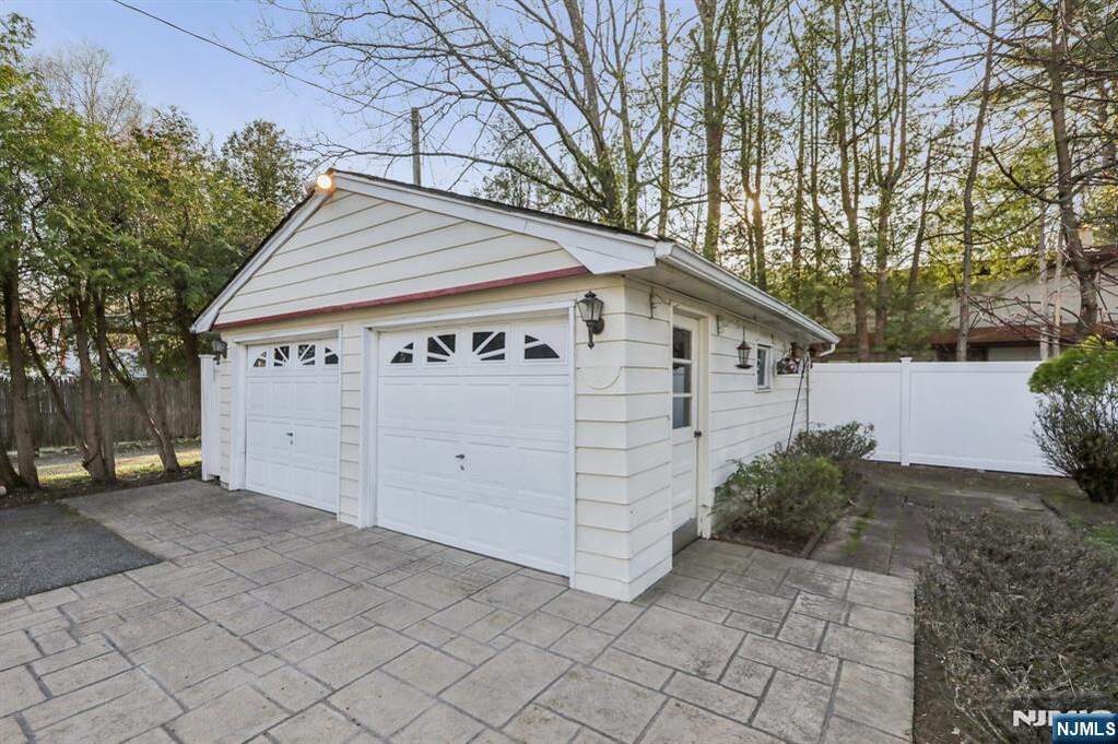 4 Bedroom Single Family Home/House's Image 41