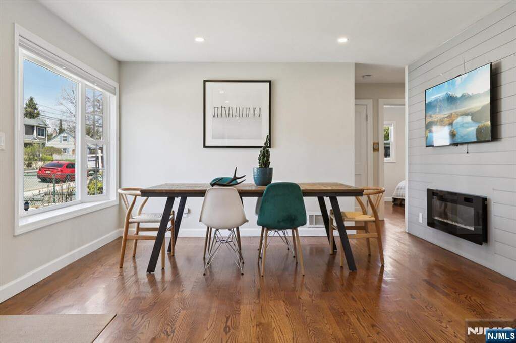 4 Bedroom Single Family Home/House's Image 10