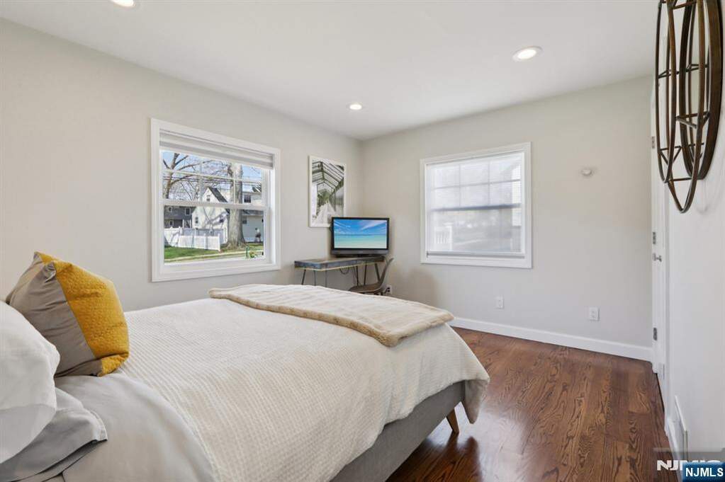 4 Bedroom Single Family Home/House's Image 20