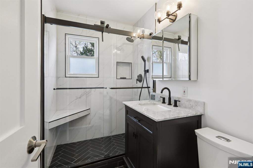 4 Bedroom Single Family Home/House's Image 21