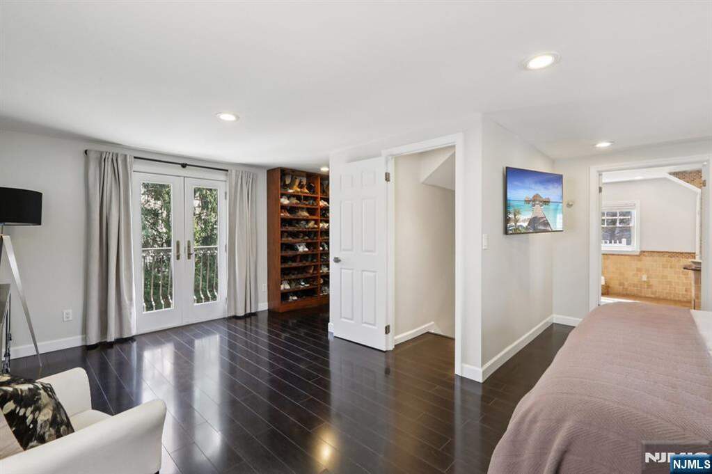 4 Bedroom Single Family Home/House's Image 25