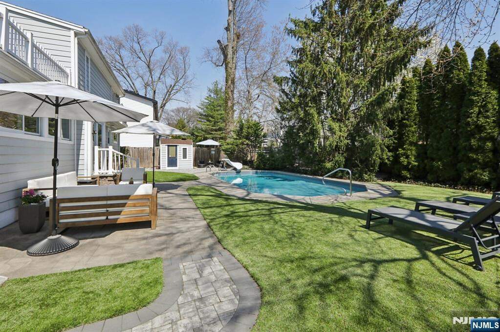 4 Bedroom Single Family Home/House's Image 37