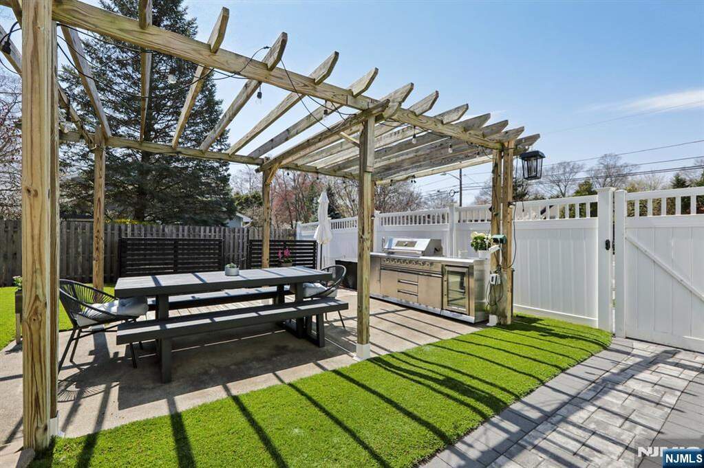 4 Bedroom Single Family Home/House's Image 45