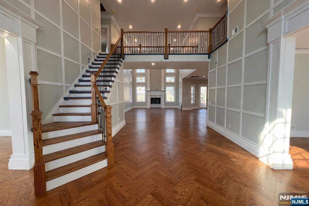 5 Bedroom Single Family Home/House's Image 8