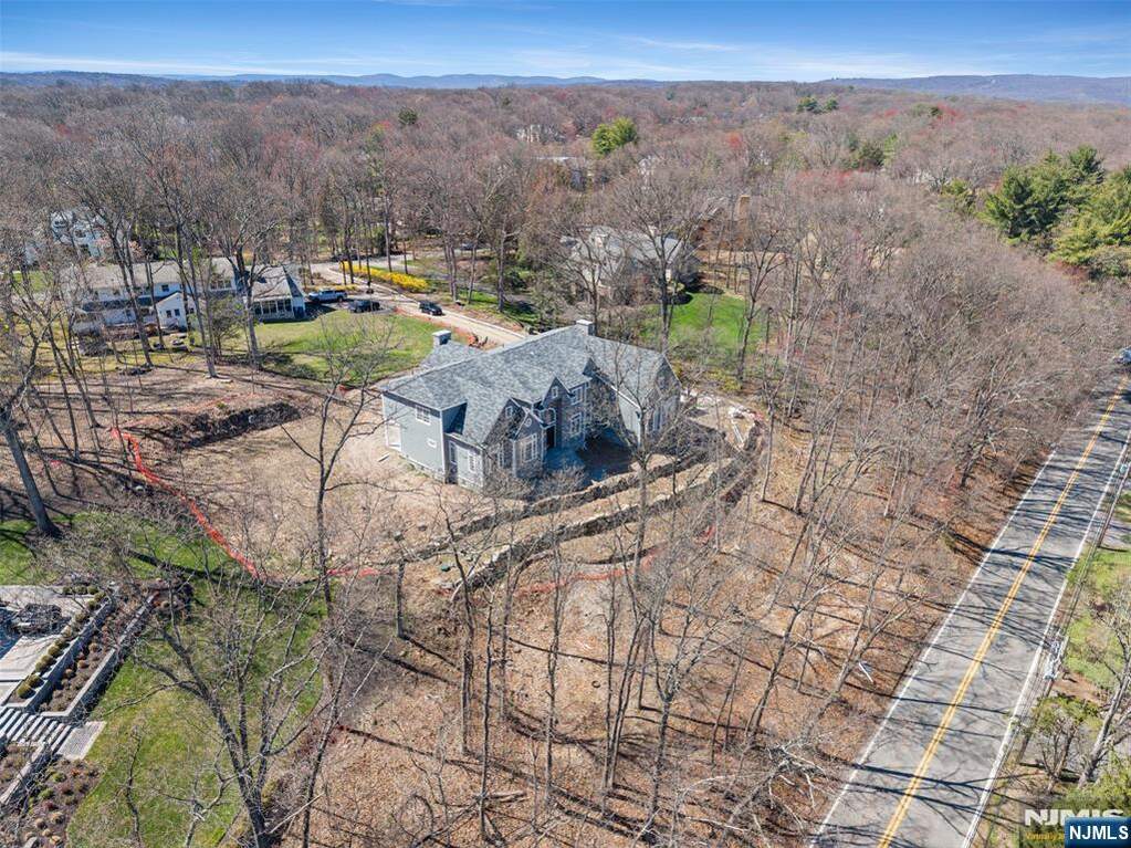 5 Bedroom Single Family Home/House's Image 16