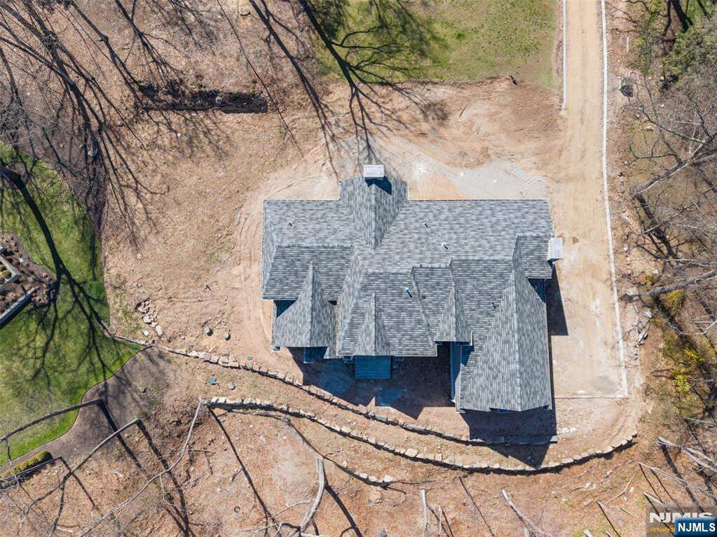 5 Bedroom Single Family Home/House's Image 17