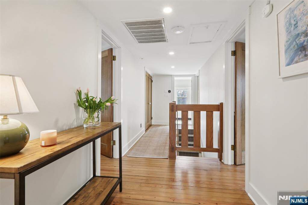 4 Bedroom Single Family Home/House's Image 18