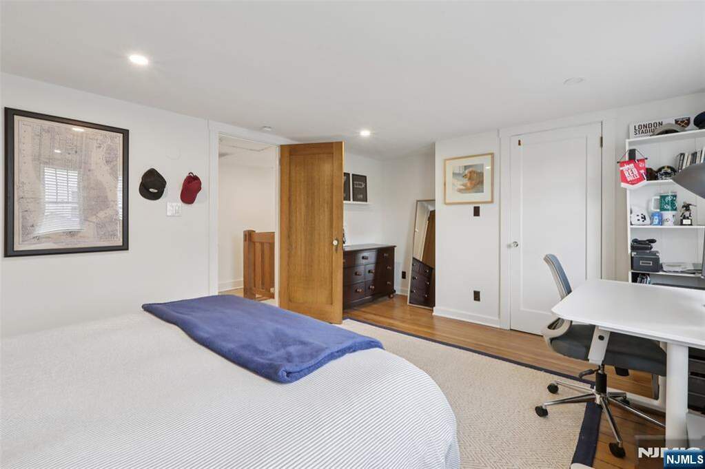 4 Bedroom Single Family Home/House's Image 20