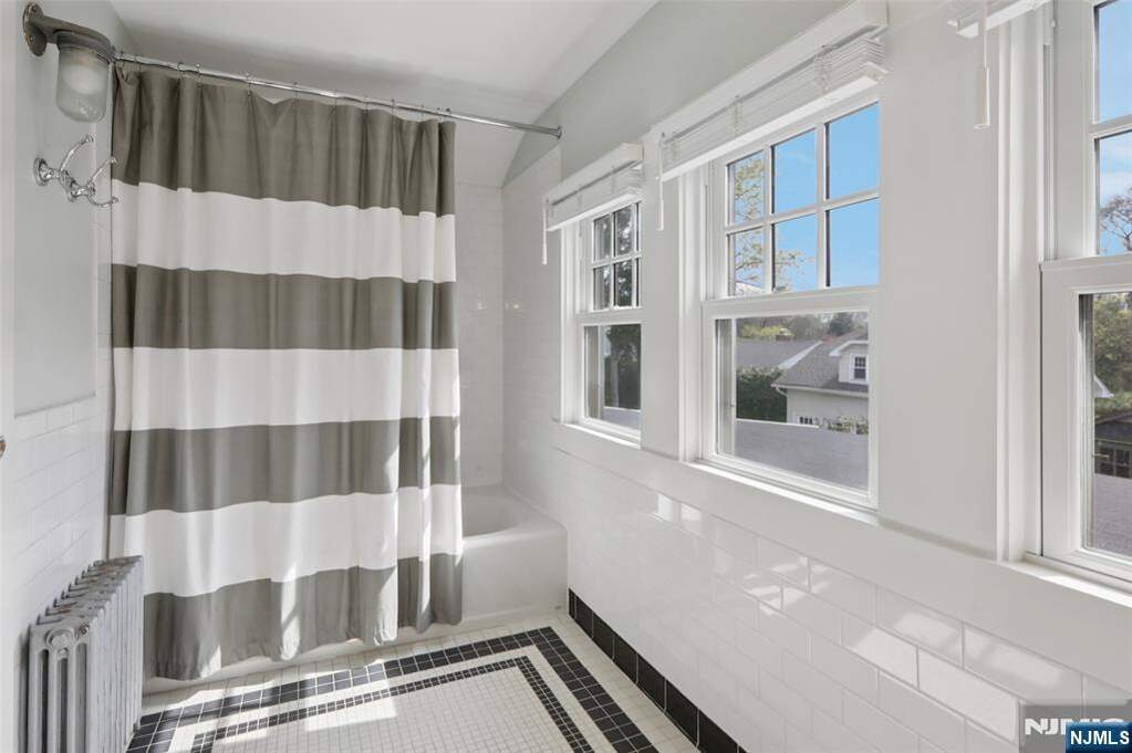 4 Bedroom Single Family Home/House's Image 21