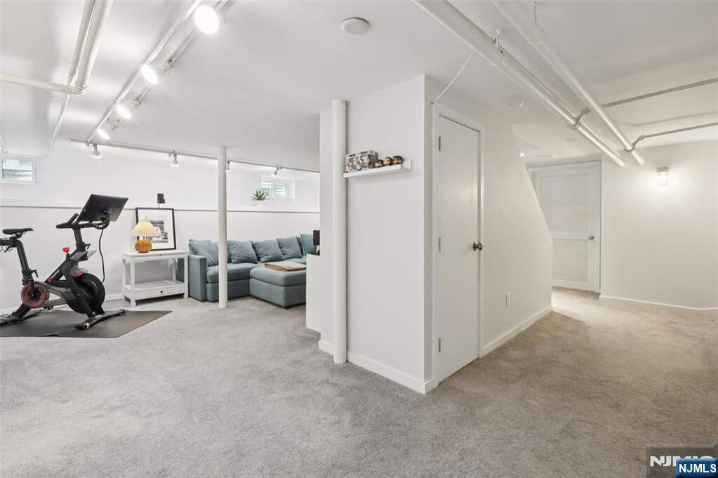 4 Bedroom Single Family Home/House's Image 27