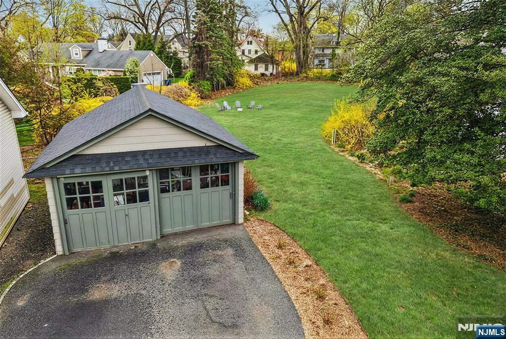 4 Bedroom Single Family Home/House's Image 33