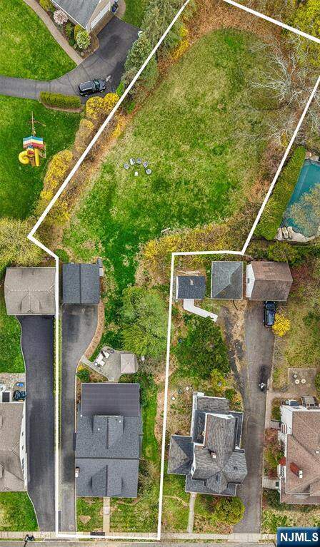 4 Bedroom Single Family Home/House's Image 34