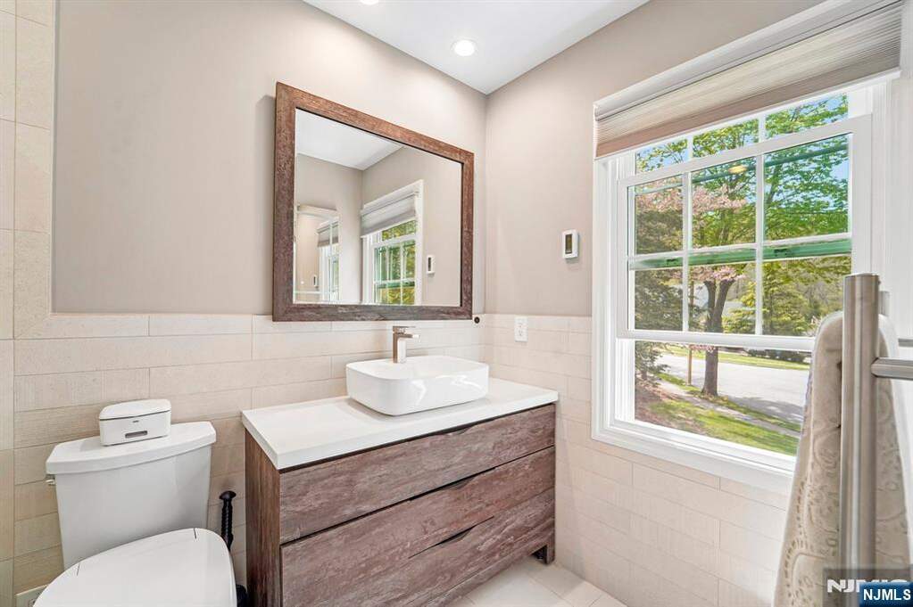 4 Bedroom Single Family Home/House's Image 11