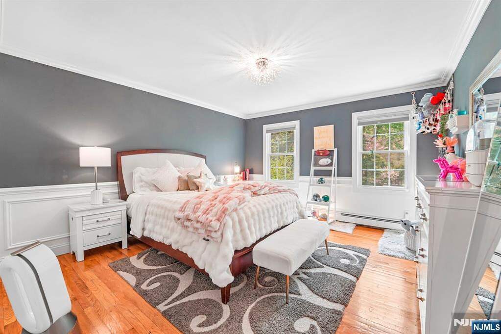 4 Bedroom Single Family Home/House's Image 13