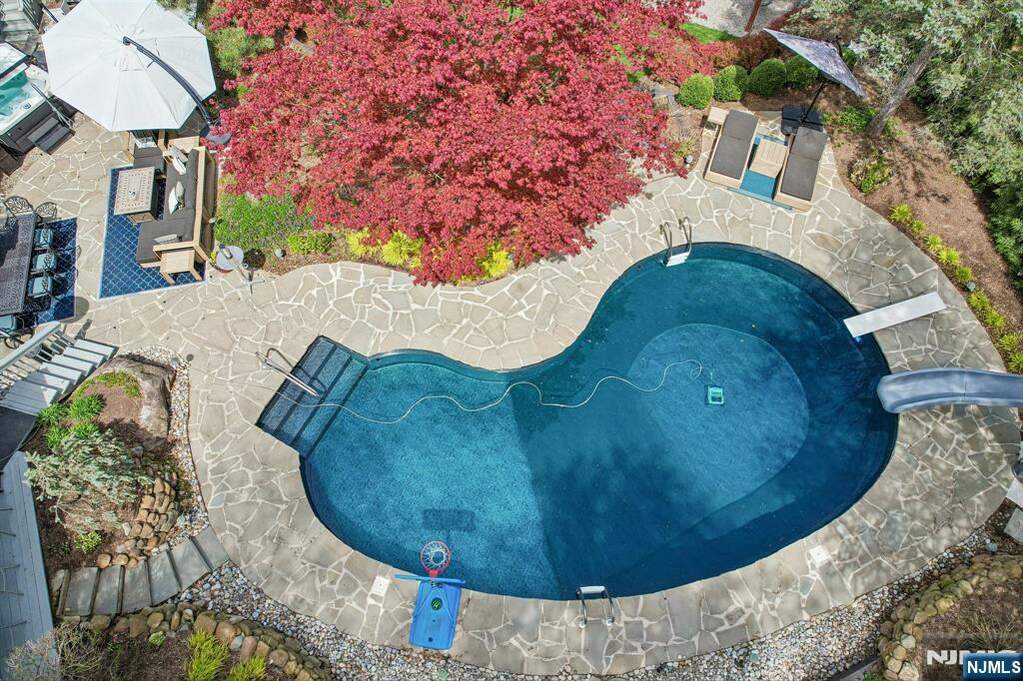 4 Bedroom Single Family Home/House's Image 24