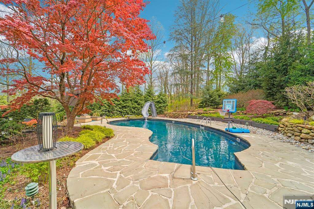 4 Bedroom Single Family Home/House's Image 26
